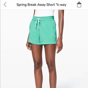 Lululemon size 6 Spring Break Away Shorts (teal)